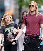 Chloe-Moretz--Out-and-about-in-Manhattan--07-662x662.jpg