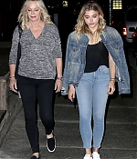 Chloe-Moretz-Leaving-Nobu-Restaurant--02-662x993.jpg