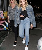 Chloe-Moretz-Leaving-Nobu-Restaurant--06-662x993.jpg