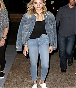 Chloe-Moretz-Leaving-Nobu-Restaurant--13-662x993.jpg