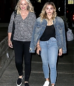 Chloe-Moretz-Leaving-Nobu-Restaurant--16-662x996.jpg