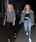 Chloe-Moretz-Leaving-Nobu-Restaurant--18-662x993.jpg