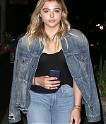 Chloe-Moretz-Leaving-Nobu-Restaurant--19-662x995.jpg