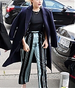 Chloe-Moretz-Out-in-Berlin--15-662x1196.jpg