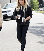 Chloe-Moretz-Out-in-LA--03-662x1016.jpg