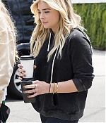 Chloe-Moretz-Out-in-LA--05-662x1010.jpg
