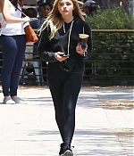Chloe-Moretz-Out-in-LA--12-662x952.jpg