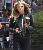 Chloe-Moretz-Out-in-LA--14-662x886.jpg