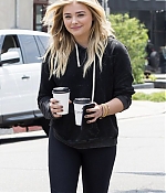 Chloe-Moretz-Out-in-LA--15-662x934.jpg