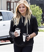 Chloe-Moretz-Out-in-LA--16-662x864.jpg