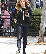 Chloe-Moretz-Out-in-LA--18-662x977.jpg