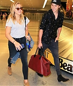 Chloe-Moretz-and-Brooklyn-Beckham-at-JFK-Airport--02-662x993.jpg