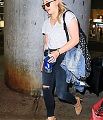 Chloe-Moretz-and-Brooklyn-Beckham-at-JFK-Airport--03-662x993.jpg