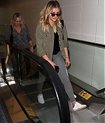 Chloe-Moretz-at-LAX-Airport--05-662x993.jpg