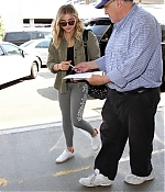 Chloe-Moretz-at-LAX-Airport--11-662x993.jpg