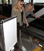 Chloe-Moretz-at-LAX-Airport--12-662x993.jpg