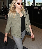 Chloe-Moretz-at-LAX-Airport--21-662x993.jpg