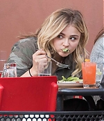 Filename=Chloe-Moretz-having-lunch-with-a-friends--27-662x453.jpg
Filesize=155KiB
Dimensions=662x453
Date added=May 10, 2016 Chloe-Moretz-having-lunch-with-a-friends--27-662x453.jpg