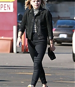 Chloe-Moretz-in-Black-Jeans--01-662x993.jpg