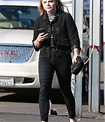 Chloe-Moretz-in-Black-Jeans--03-662x993.jpg