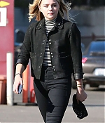 Chloe-Moretz-in-Black-Jeans--04-662x993.jpg