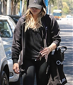 Chloe-Moretz-in-Black-Spandex--05-662x993.jpg
