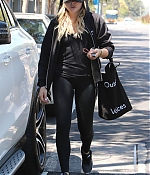 Chloe-Moretz-in-Black-Spandex--16-662x993.jpg