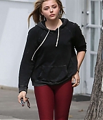 Chloe-Moretz-in-Red-Tights--01-662x993.jpg