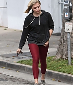 Chloe-Moretz-in-Red-Tights--04-662x993.jpg