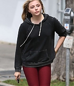 Chloe-Moretz-in-Red-Tights--10-662x993.jpg