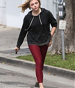 Chloe-Moretz-in-Red-Tights--12-662x993.jpg