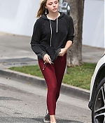 Chloe-Moretz-in-Red-Tights--17-662x993.jpg