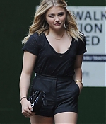 Chloe-Moretz-in-Shorts--06-662x993.jpg