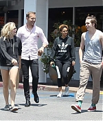Chloe-Moretz-in-Shorts--12-662x441.jpg