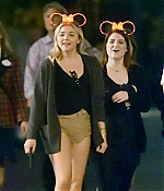 Chloe-Moretz-in-Shorts-at-Disneyland--06-662x840.jpg