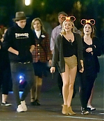 Chloe-Moretz-in-Shorts-at-Disneyland--22-662x686.jpg