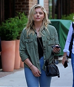 Chloe-Moretz-in-Skinny-Jeans--02-662x662.jpg