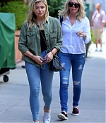 Chloe-Moretz-in-Skinny-Jeans--06-662x993.jpg