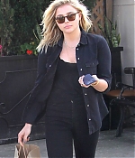 Chloe-Moretz-on-a-lunch-in-Beverly-Hills--02-662x993.jpg