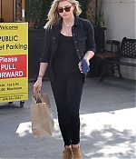 Chloe-Moretz-on-a-lunch-in-Beverly-Hills--17-662x993.jpg