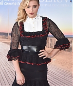 Chloe_Grace_Moretz_012_28129.jpg
