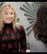 Chloe_Moretz_Schools_an_Alien_Expert_28529.jpg
