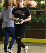 chloe_28129~30.jpg