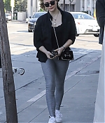 chloe_283129~12.jpg
