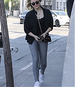 chloe_283329~12.jpg