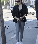 chloe_283529~11.jpg