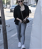 chloe_283929~9.jpg