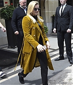 chloe_284229~16.jpg